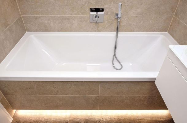 Ferienwohnung Binz schwebende Badewanne